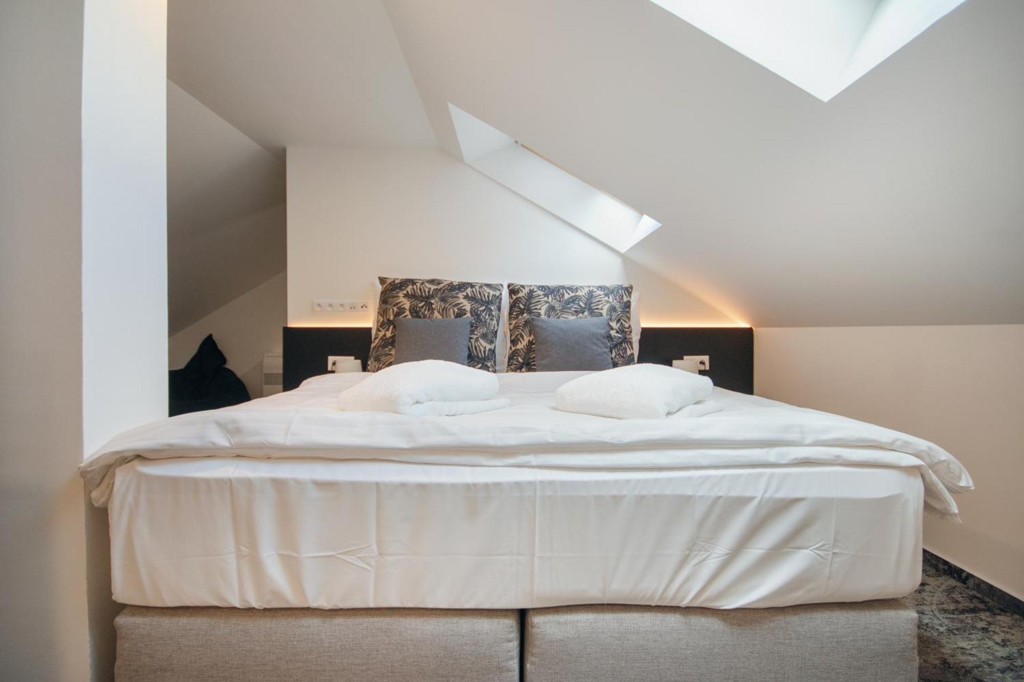 Coru House Apartment Prag
